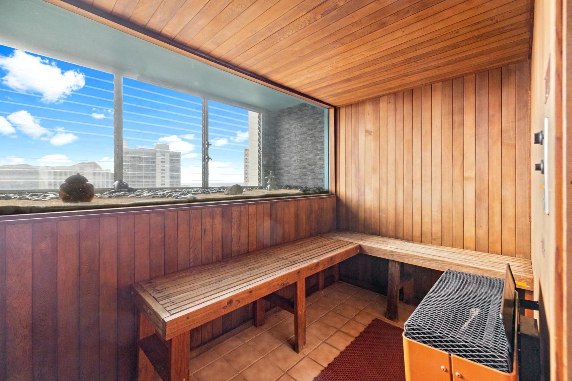 Steps To Waikiki Beach! Newly Renovated With 75" Tv Honolulu Buitenkant foto