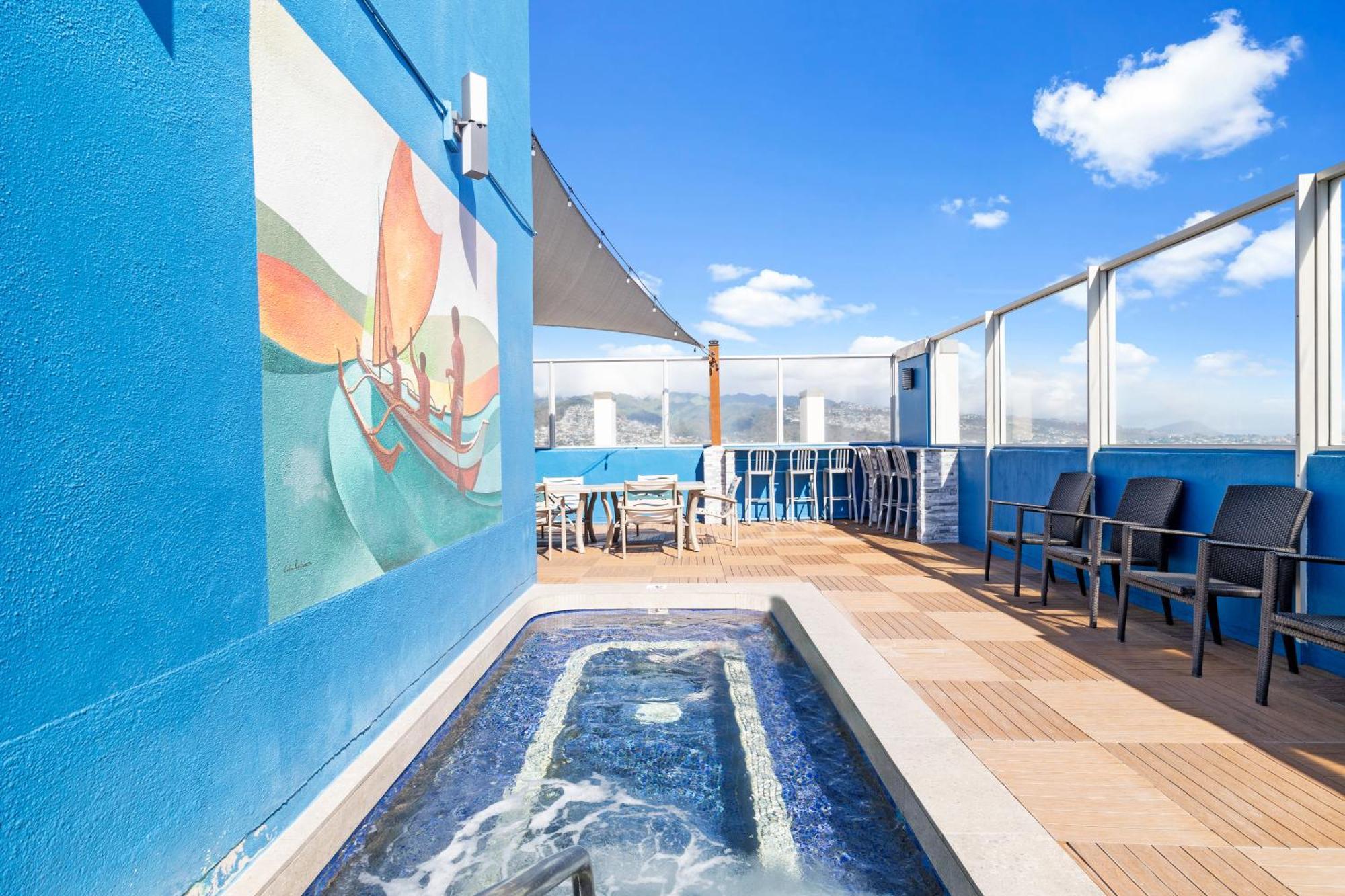 Steps To Waikiki Beach! Newly Renovated With 75" Tv Honolulu Buitenkant foto