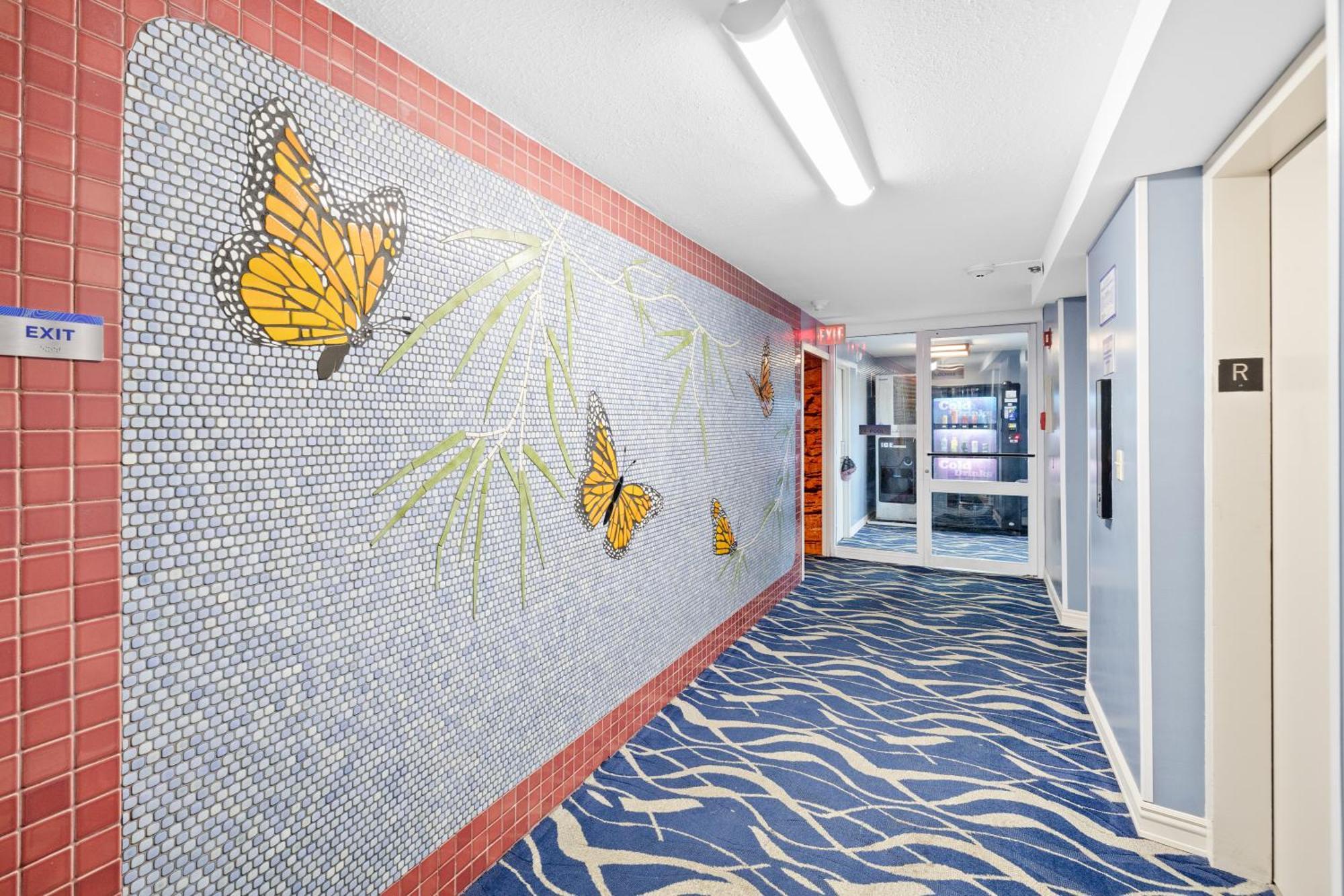 Steps To Waikiki Beach! Newly Renovated With 75" Tv Honolulu Buitenkant foto