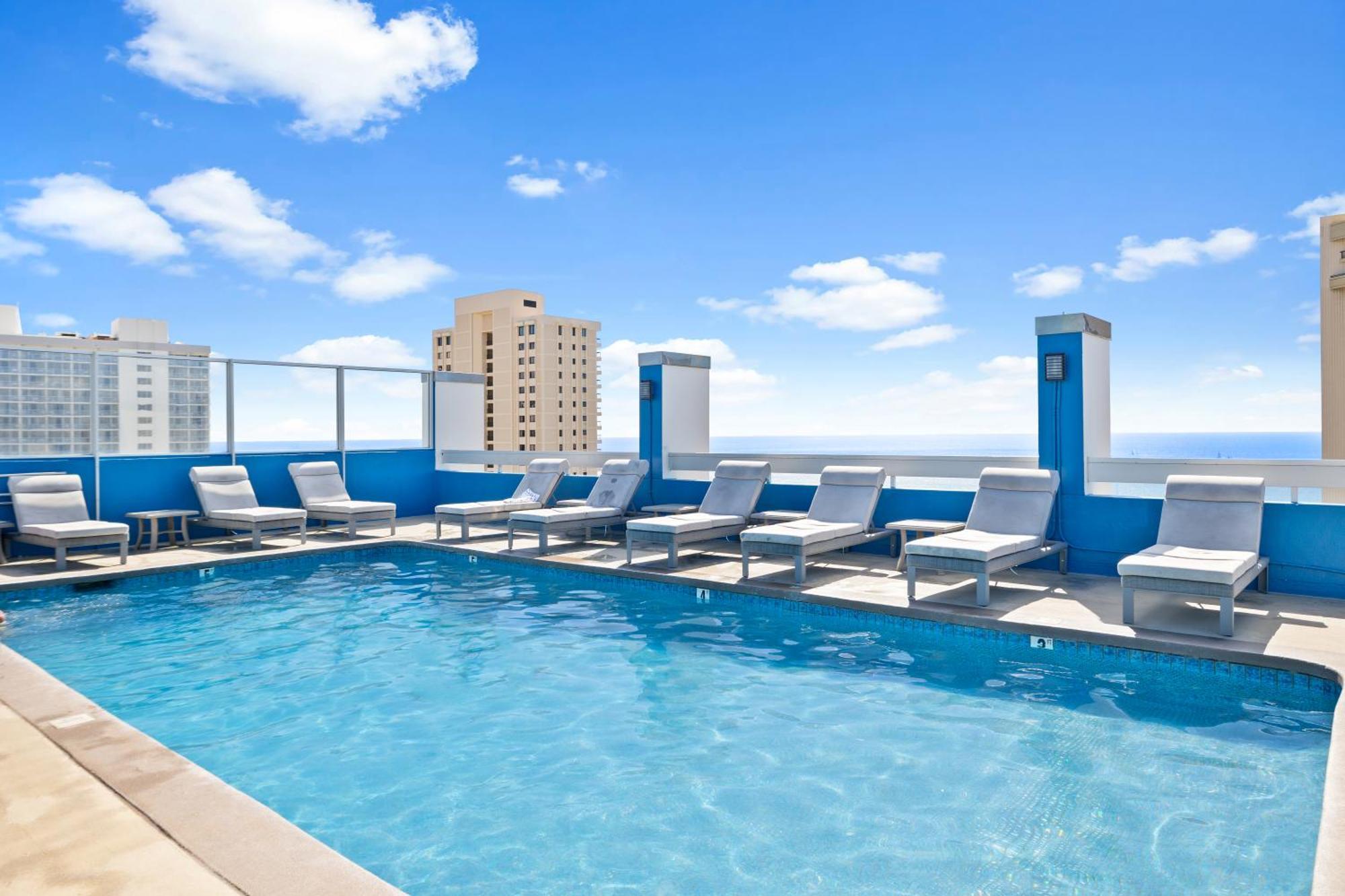 Steps To Waikiki Beach! Newly Renovated With 75" Tv Honolulu Buitenkant foto