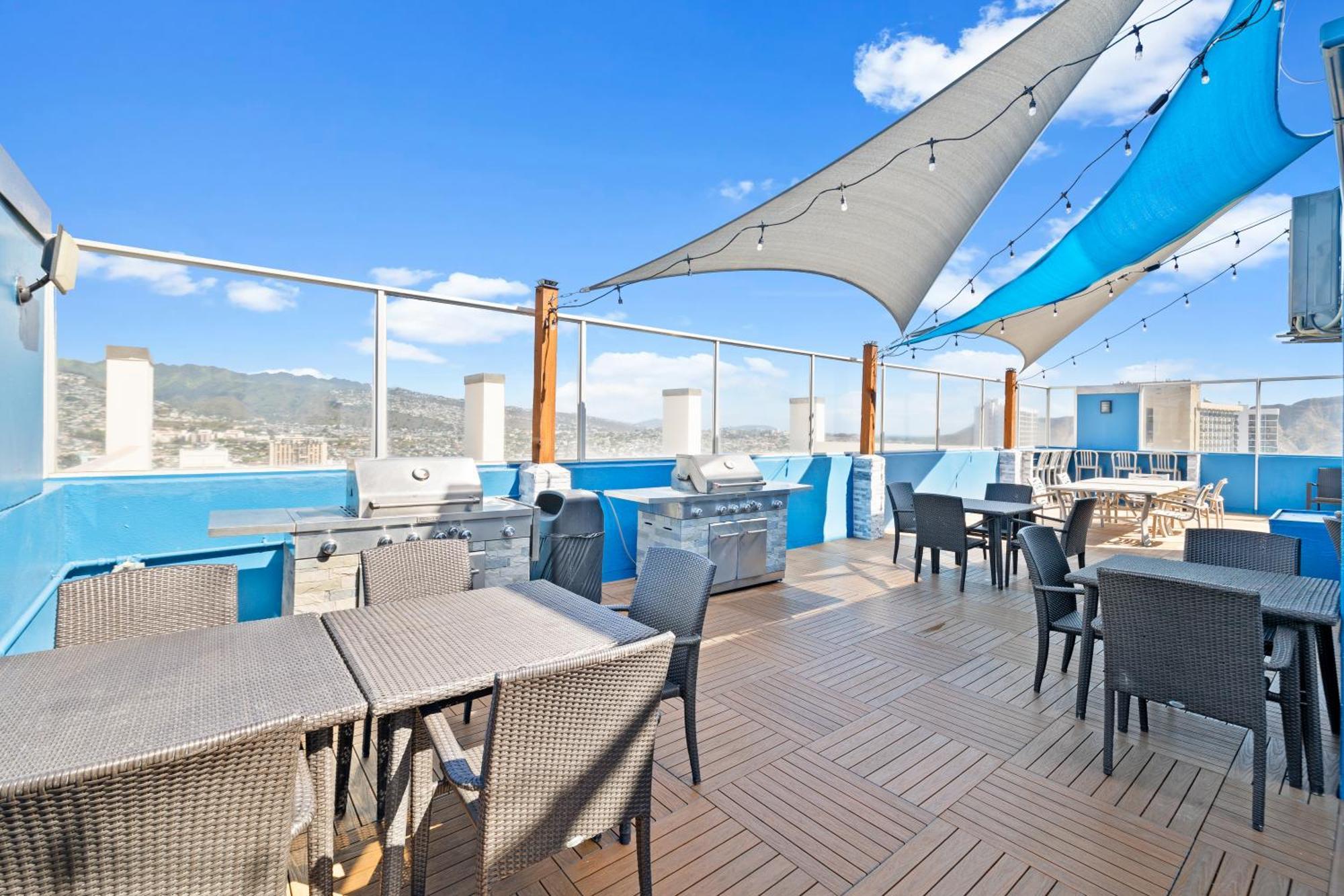 Steps To Waikiki Beach! Newly Renovated With 75" Tv Honolulu Buitenkant foto