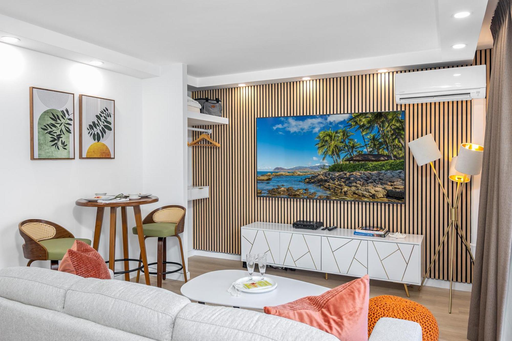 Steps To Waikiki Beach! Newly Renovated With 75" Tv Honolulu Buitenkant foto