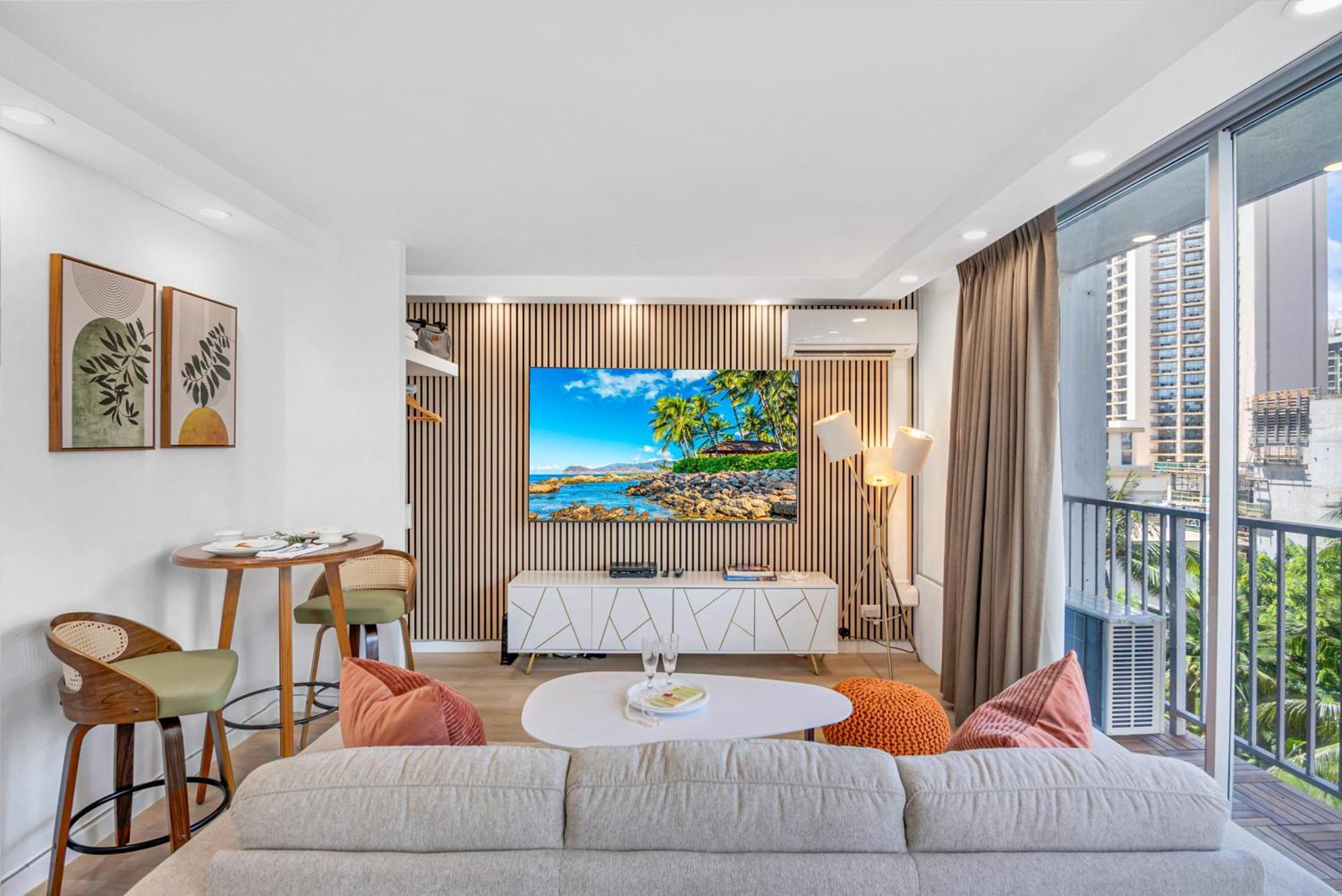 Steps To Waikiki Beach! Newly Renovated With 75" Tv Honolulu Buitenkant foto