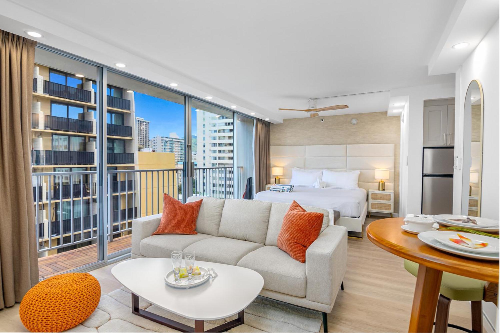 Steps To Waikiki Beach! Newly Renovated With 75" Tv Honolulu Buitenkant foto